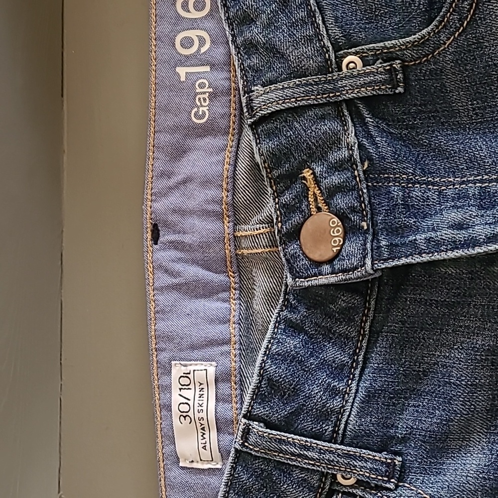 Gap 1969 Jean's 30/10L Always Skinny Lightly Distressed 5 Pocket Jeans Women